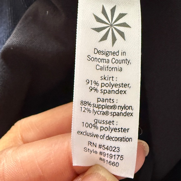 Athleta Skirt/pants with Black Leggings - Picture 5 of 5